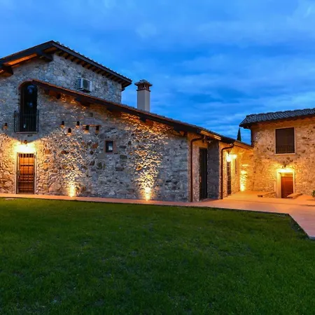 Tenuta Piroddi Farm stay *